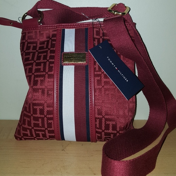 Tommy Hilfiger Handbags - Tommy Hilfiger Crossbody